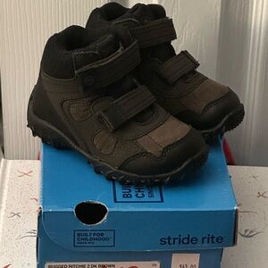 NIB Stride Rite Leather-Suede Brown Boots Size 6.5M for Little Kid.
